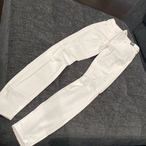 White distressed jeans